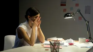 Statul pe scaun ar putea să micşoreze creierul