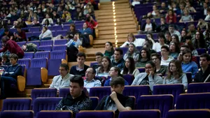 FACIAS: ÎCCJ obligă Guvernul să pună în aplicare Legea Tinerilor, ignorată timp de 20 de ani