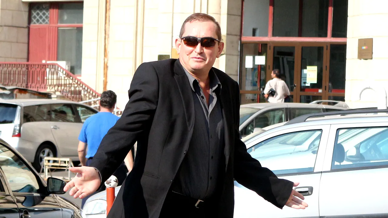 Şeful Brigăzii Speciale a Jandarmeriei, Cătălin Paraschiv - coordonatorul în alb -, audiat pentru a doua oară în dosarul mitingului din 10 august