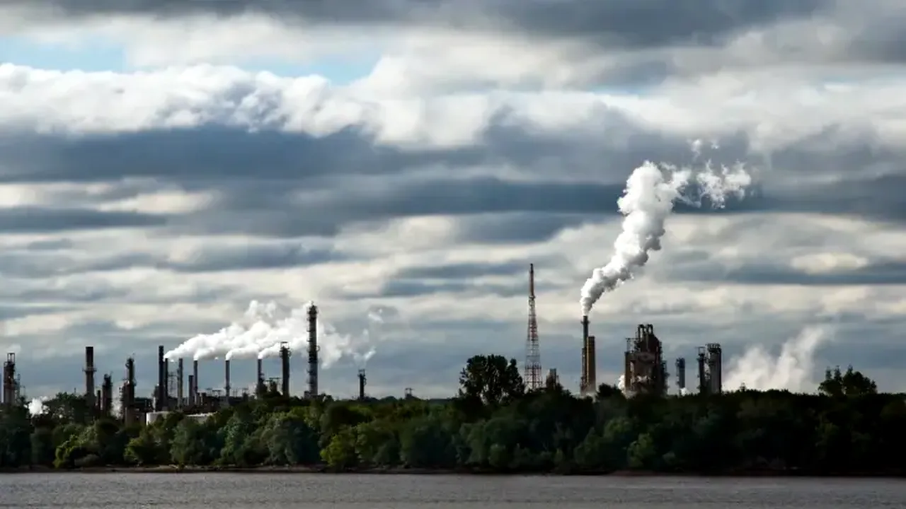 Țările UE au convenit să exonereze majoritatea firmelor de tariful vamal pentru emisii de carbon
