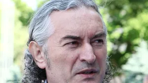 Miron Cozma, implicat într-un accident rutier la intrarea în Craiova. El a fost dus la spital