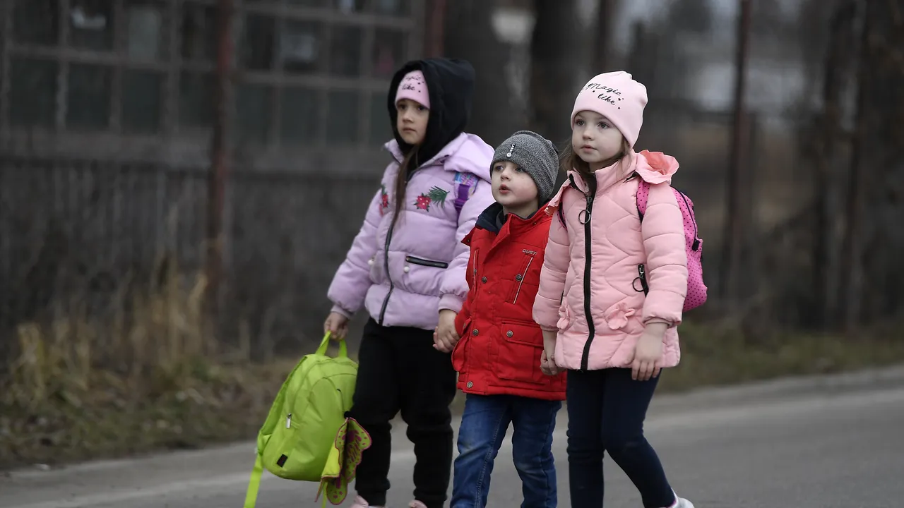 Oficialii ucraineni susţin că mii de copii au fost luaţi cu forţa şi daţi spre adopţie în Rusia