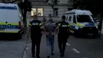 Doljean reținut după ce a tras cu arma în polițiști și și-a terorizat familia