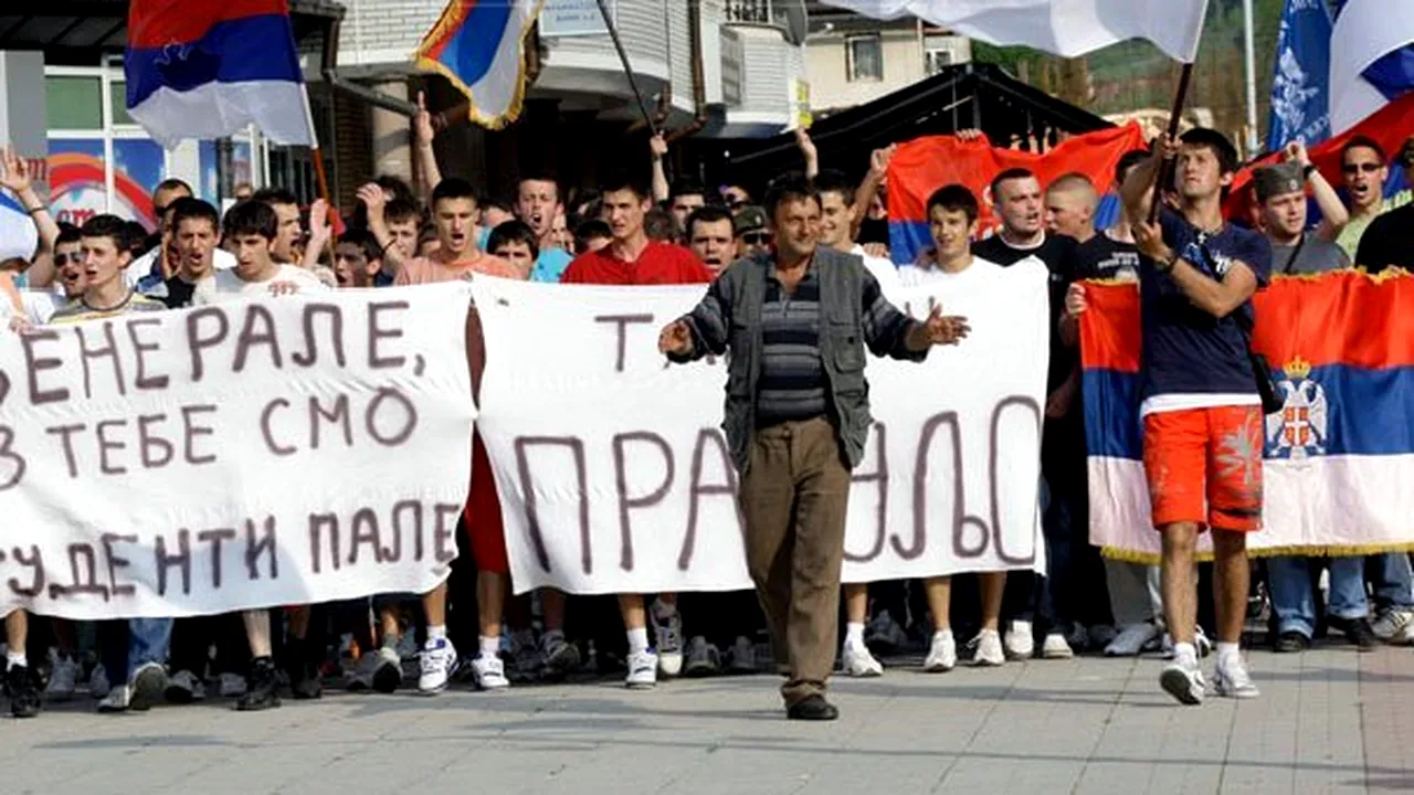 Două mii de sârbi din Bosnia au protestat faţă de arestarea lui Ratko Mladici şi 