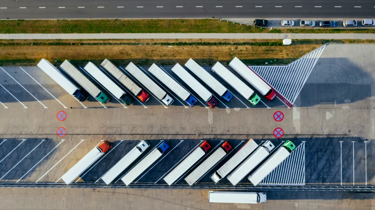 Operatorii de transport vor primi ajutor de la stat pentru compensarea creșterii accizei la motorină