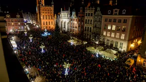 Mitinguri de amploare în Polonia. Mii de persoane au ieşit pe străzi pentru a spune stop urii, după uciderea primarului din Gdansk