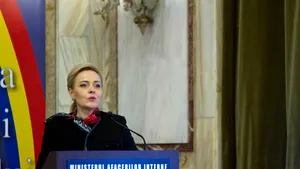 Carmen Dan anunţă MAJORĂRI SALARIALE pentru 80.000 de angajaţi din Ministerul de Interne