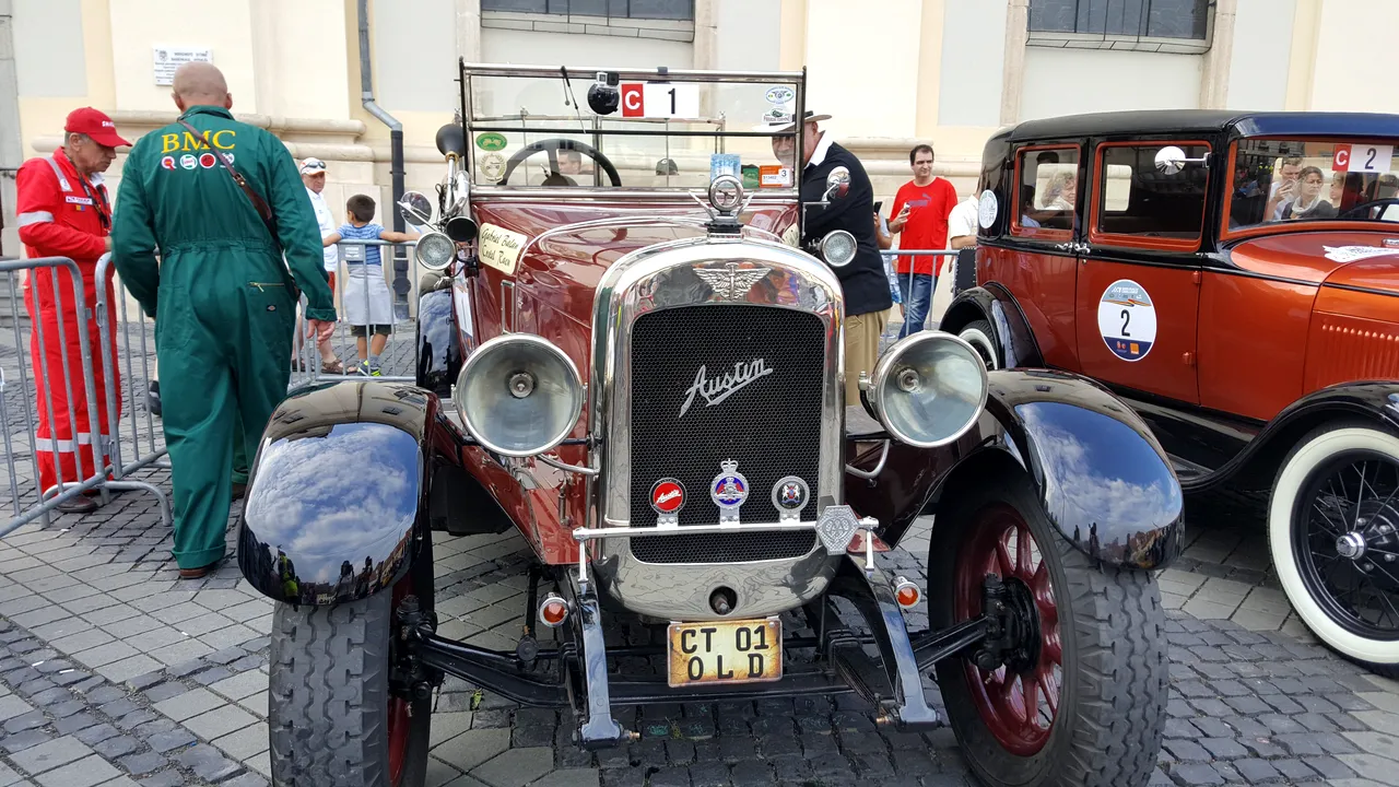 O maşină de 92 de ani ia startul la Sibiu Rally Challenge