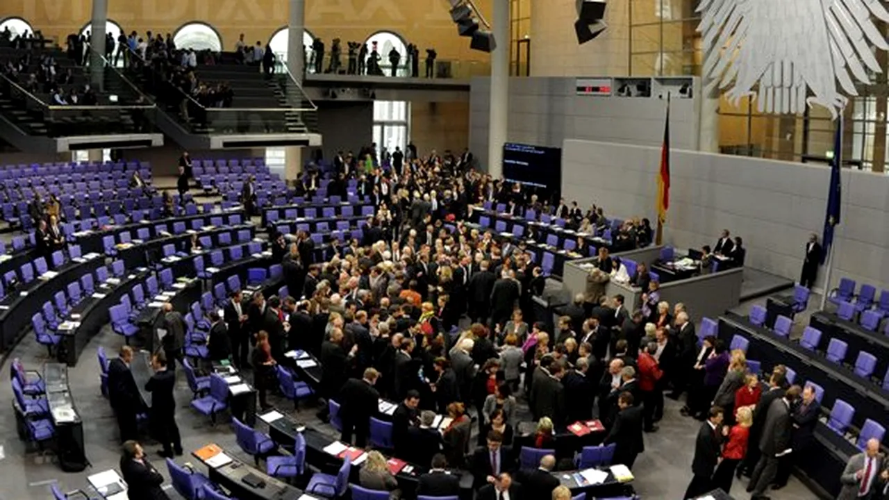 Parlamentul german a aprobat planul de creştere a resurselor fondului de urgenţă destinat zonei euro