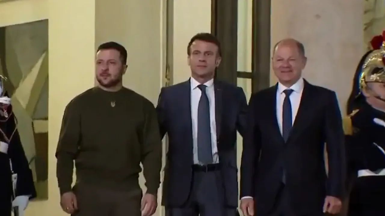 Volodimir Zelenski a ajuns la Paris. A fost întâmpinat de preşedintele francez şi cancelarul german / Macron: 