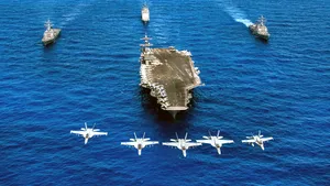Statele Unite trimit nave şi avioane de luptă în Orientul Mijlociu în timp ce Iranul ameninţă Israelul