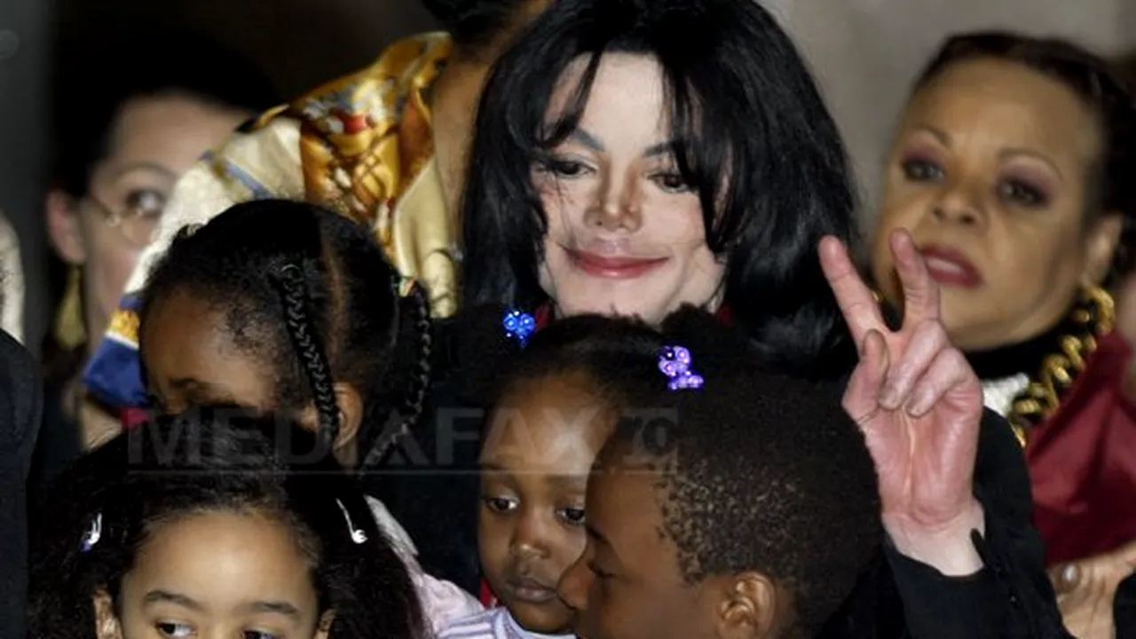 Michael Jackson a mituit cu 200 milioane de dolari familiile unor băieţi pe care i-a molestat sexual