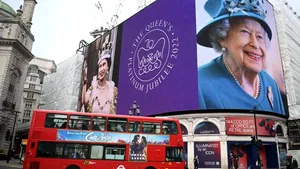 Jubileul Reginei va fi plin de reclame, de la bănci la companii de ciocolată

