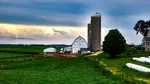 Un fermier din Wisconsin a dat în judecată administrația Trump pentru discriminare rasială