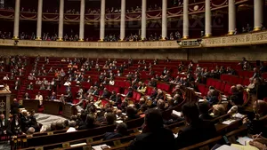 O sută de parlamentari francezi se află în vizorul Fiscului