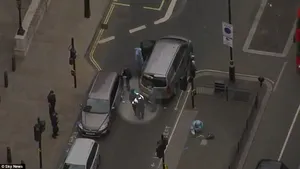 Bărbatul înarmat reţinut joi în apropierea Parlamentului Marii Britanii are naţionalitate britanică