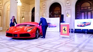 Modelul Ferrari 488 GTB, LANSAT în România de Forza Rossa, într-un eveniment la Palatul Parlamentului - FOTO, VIDEO