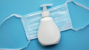 Criza produselor sanitare: Amazon blochează noile listări de măşti şi dezinfectanţi / Anunţul companiei eMag