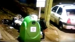 Cum a fost sancţionat un timişorean care şi-a aruncat salteaua lângă un container de haine - FOTO