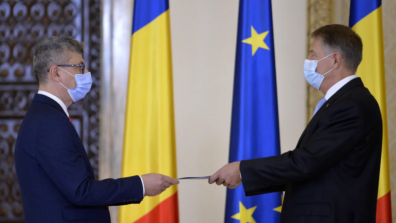 Klaus Iohannis a semnat demisia lui Florin Roman. Virgil Popescu a preluat interimatul