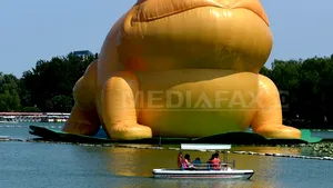 China a cenzurat imagini cu o broască gonflabilă, din cauza asemănării cu fostul preşedinte Jiang Zemin - FOTO
