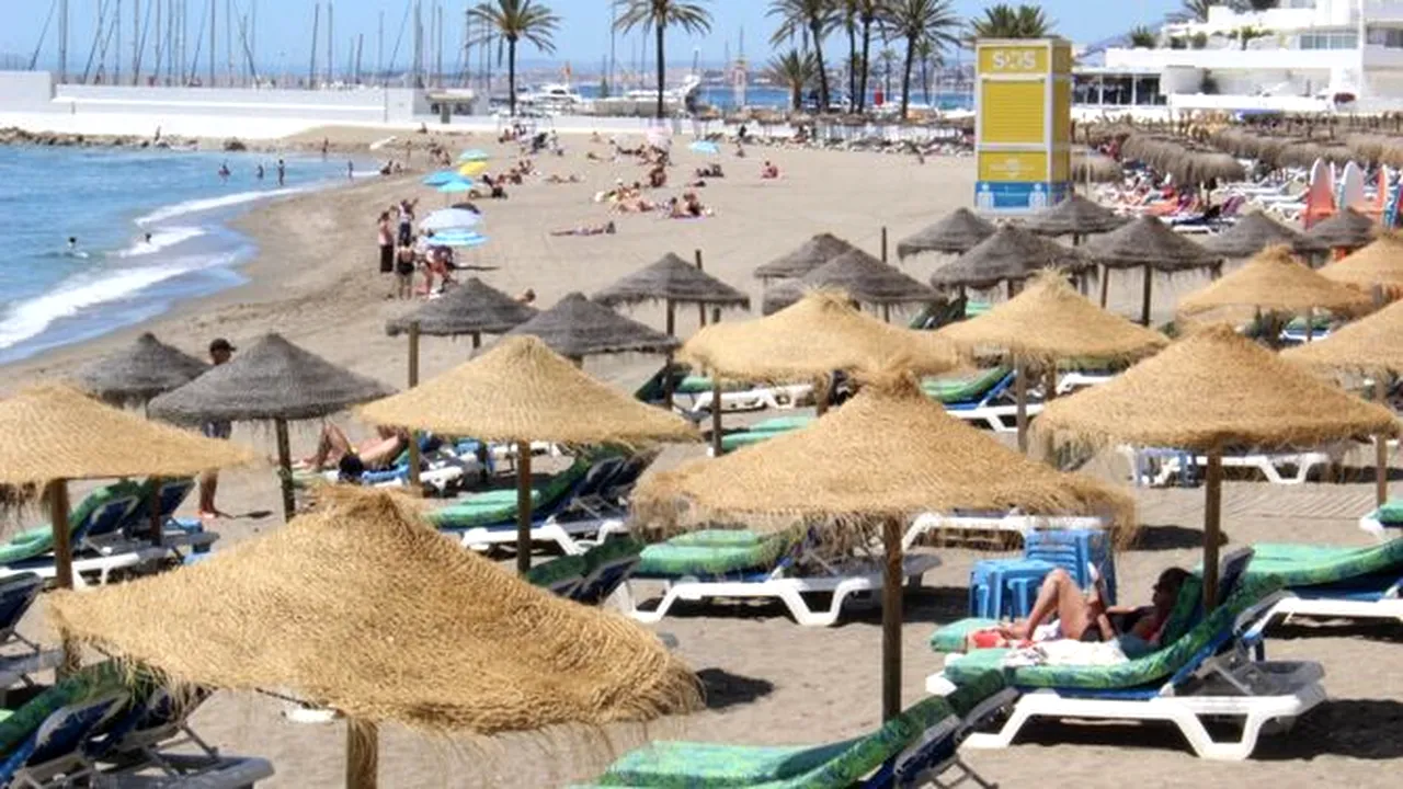 Spaniolii au ieşit la plajă odată cu relaxarea restricţiilor. Ţara nu şi-a redeschis graniţele pentru turiştii britanici