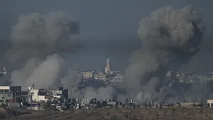 Războiul Israel - Hamas. Forţele israeliene şi-au extins ofensiva terestră în interiorul Fâşiei Gaza pentru a include cel de-al doilea oraş ca mărime / Netanyahu spune că armata israeliană trebuie să menţină controlul în Fâşia Gaza după război