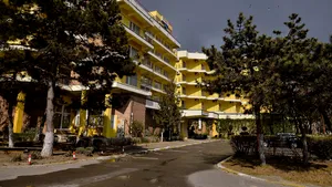 Turişti încătuşaţi la Mamaia, după o altercaţie pe terasa unui hotel. De la ce a izbucnit conflictul 