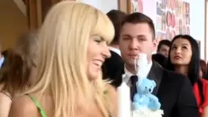 Elena Udrea a botezat copilul unui lider PDL - VIDEO