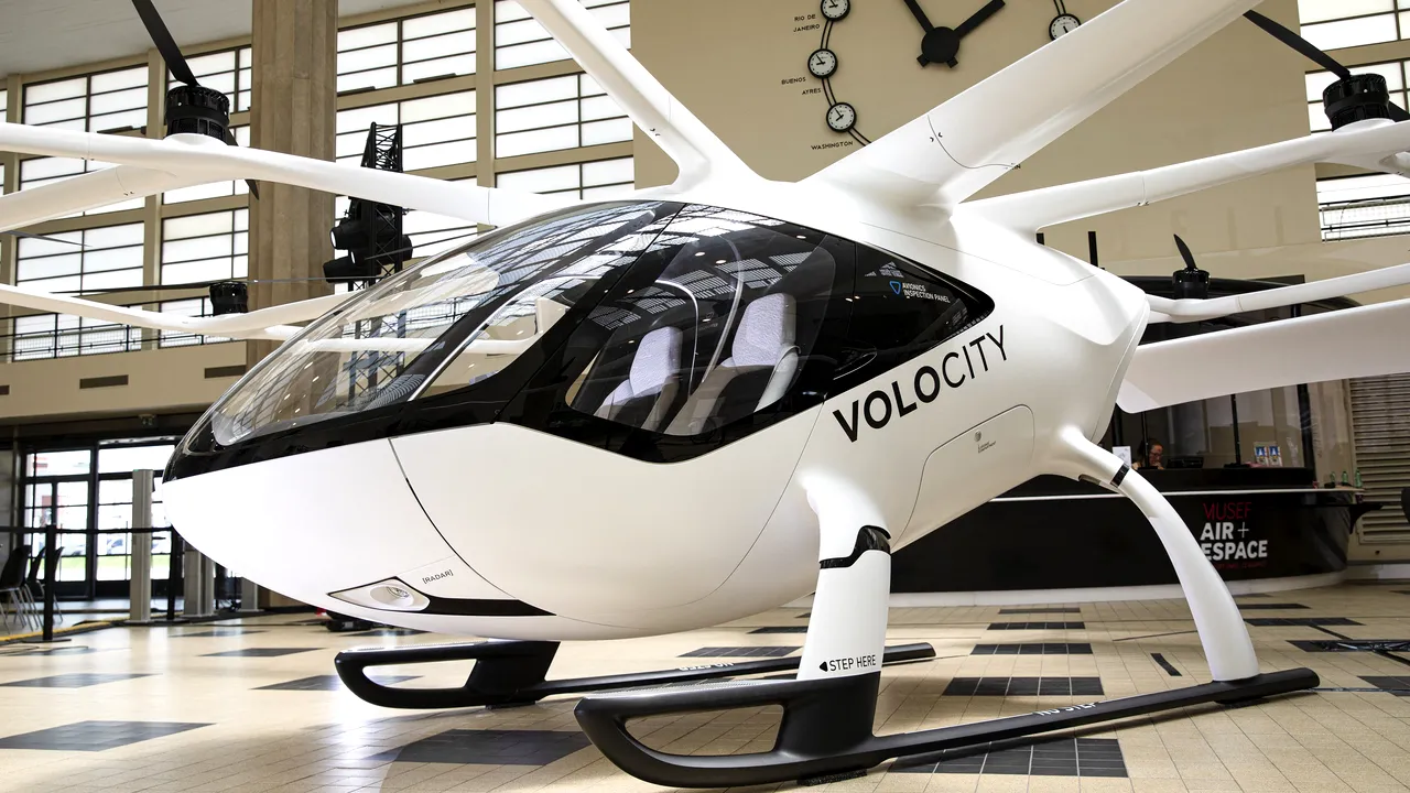 VIDEO Primul zbor VoloCity: gadgetul 100% electric a decolat cu succes la Paris