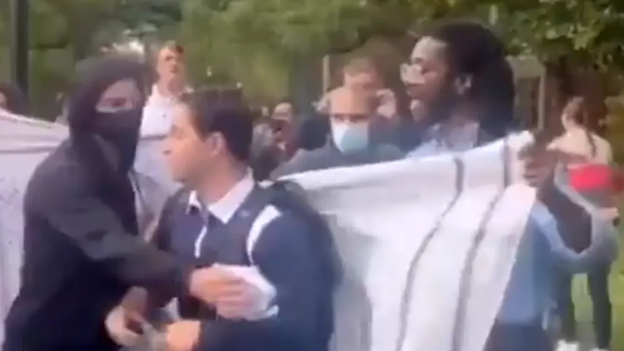 Student de la Harvard atacat în campus de protestatari pro-palestinieni care îi strigă „ruşine” 