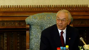 Băsescu l-a 