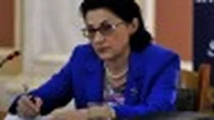 Romanian Ed Min Promises Teachers Higher Wages, 13th Salary In March
