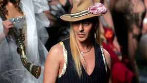 Galliano a fost arestat la Paris