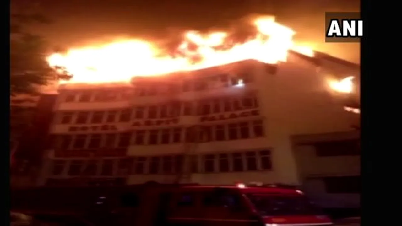 Incendiu dramatic într-un hotel unde se pregătea o petrecere de nuntă, în New Delhi (India). Cel puţin 9 persoane au murit 