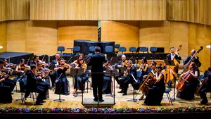 Orchestra Filarmonicii Sibiu cântă în Piaţa Mare,în deschiderea „Zilelor Muzicale Româno-Americane” 