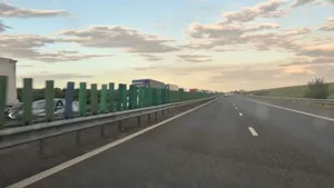 Trei incendii de vegetație lângă A2. Traficul pe autostradă a fost deviat