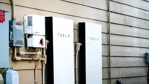 Tesla va furniza electricitate gospodăriilor din Marea Britanie