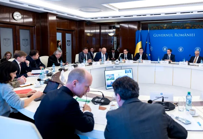 Exclusiv Tot ce se știe în prezent despre proiectele finanțate prin programul SAFE, procedura de contractare, alocări pe destinații și calendar. Răspunsul Cancelariei Prim-Ministrului