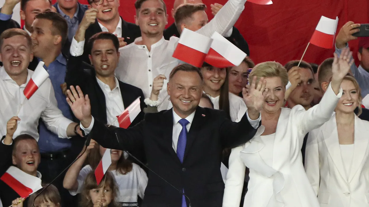 Andrzej Duda, noul preşedinte al Poloniei, după numărarea a 99% din voturi