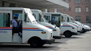 Serviciul poştal din SUA, acuzat de Donald Trump că nu taxează suficient una dintre cele mai mari companii de comerţ online 