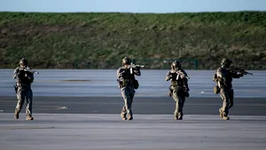 Doi militari francezi, răniţi într-un atac terorist în Mali