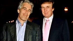 Noi informații despre legăturile lui Trump cu Jeffrey Epstein prezente în imagini video și fotografii recent descoperite