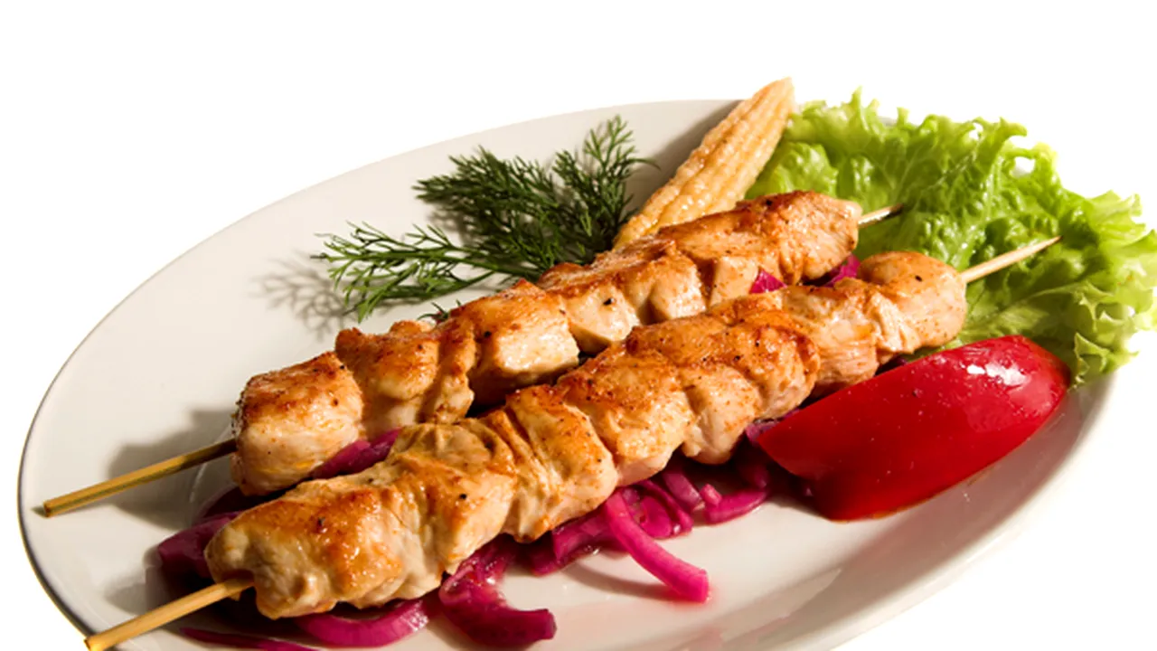 Cum să nu te îngraşi în concediu: Alimente recomandate pentru a-ţi menţine silueta