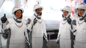 SpaceX. Visul lui Elon Musk devine realitate: Transportul oamenilor către Staţia Spaţială, aprobat de NASA