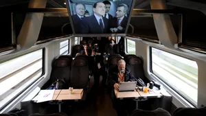 Berlusconi a inaugurat o rută feroviară de mare viteză între Milano şi Roma