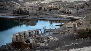 Seceta majoră are efecte neaşteptate în Spania. O localitate fantomă a ieşit de sub ape după 30 de ani