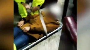 IMAGINILE ZILEI: Un gamer profesionist, dus la spital după ce a paralizat la un internet cafe