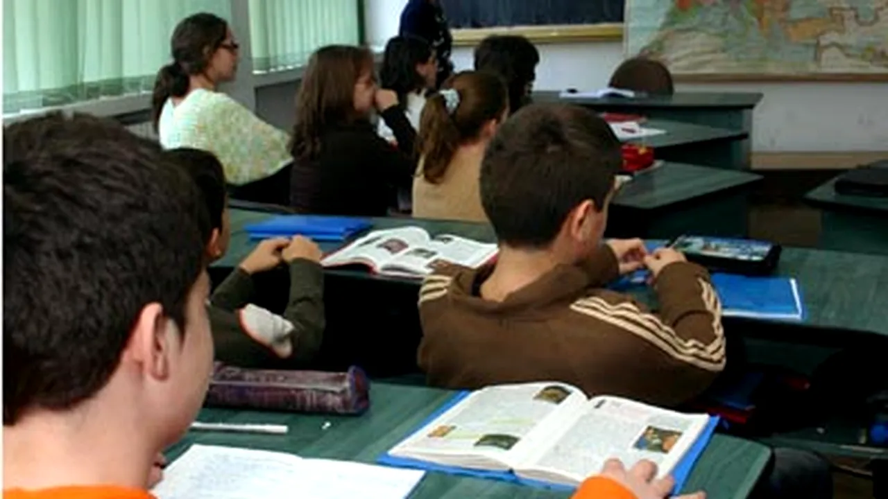 Învăţământ obligatoriu de 10 clase, plus clasa pregătitoare