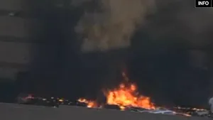 Un avion de mici dimensiuni s-a prăbuşit peste o clădire în Arizona - VIDEO